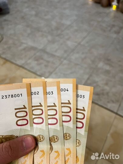 Банкнота 100рублей с красивым номером