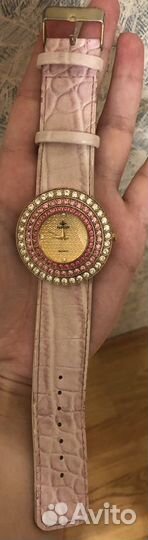 Часы круглые розовые со стразами