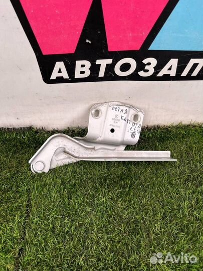 Петля капота правая Volkswagen Jetta 6 2014