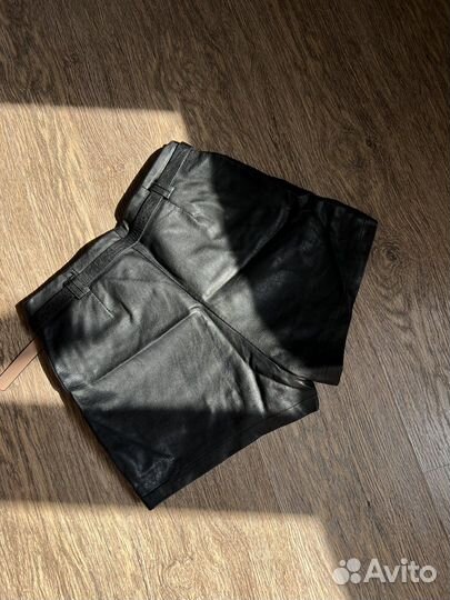 Кожаные шорты
