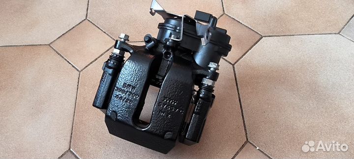 Суппорт задний комплект BMW M5 F90