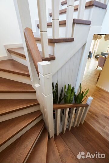 Ступени для лестниц и другие комплектующие К