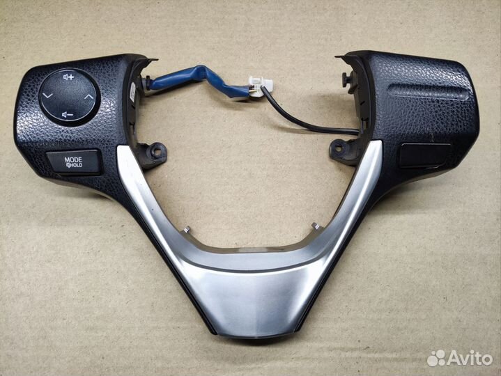 Накладка руля Toyota isis