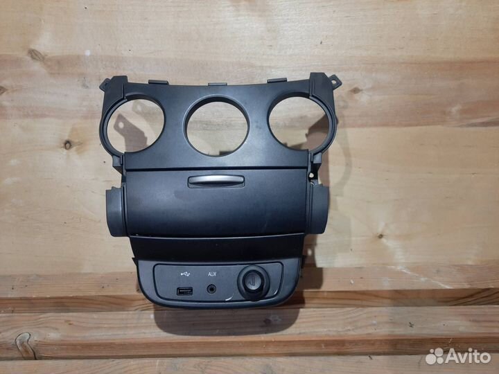 Накладка на торпедо (консоль) нижняя SsangYong 2