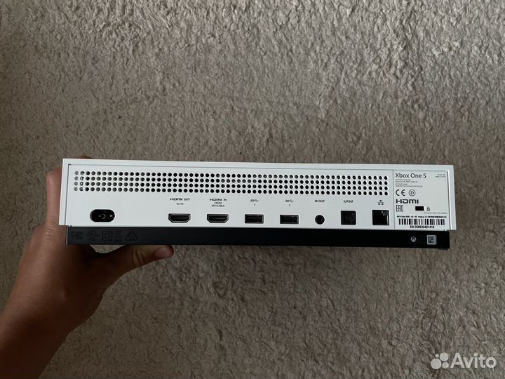 Xbox One s 1tb с двумя джойстиками