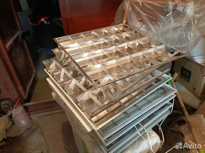 Светильники потолочные,лампы дневного света