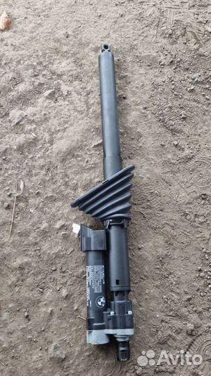 Амортизатор крышки багажника правый BMW 4 7432376