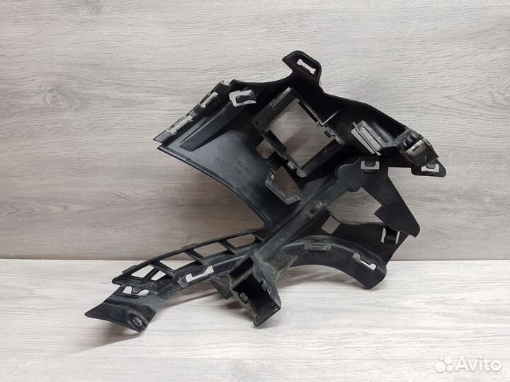 Кронштейн бампера переднего правый Mercedes S-klas