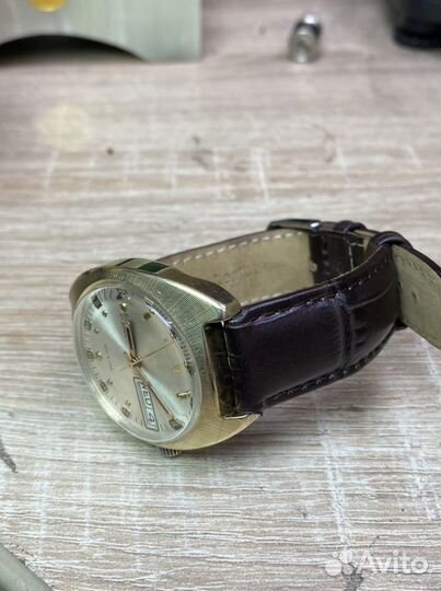 Часы Slava позолоченные (в хорошем состоянии)