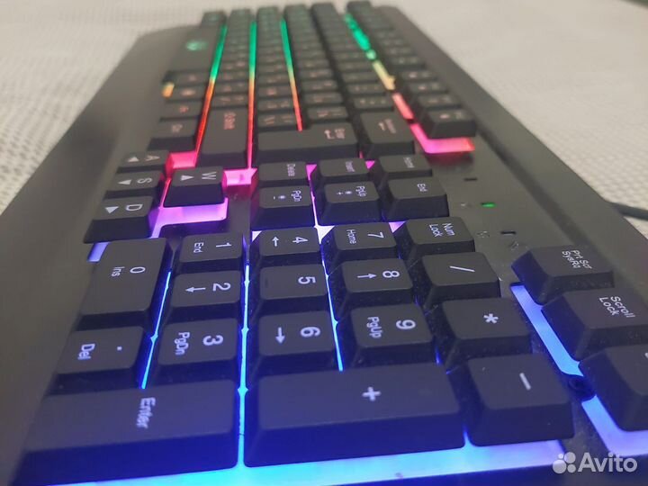 Игровая клавиатура с подсветкой