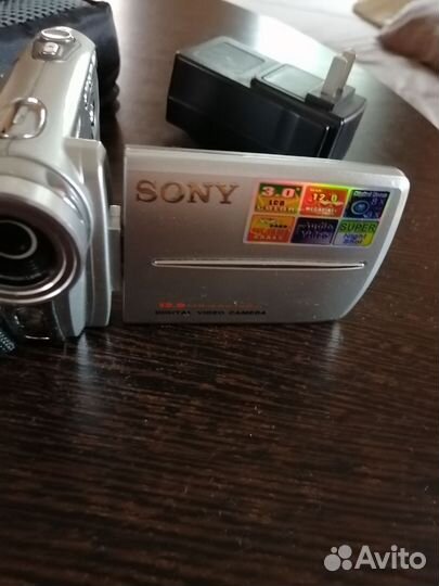 Цифровая видеокамера sony