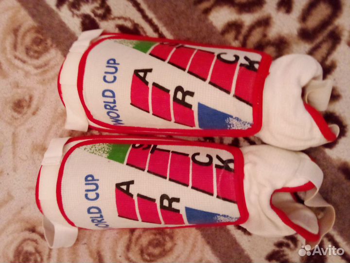 Футбольные щитки