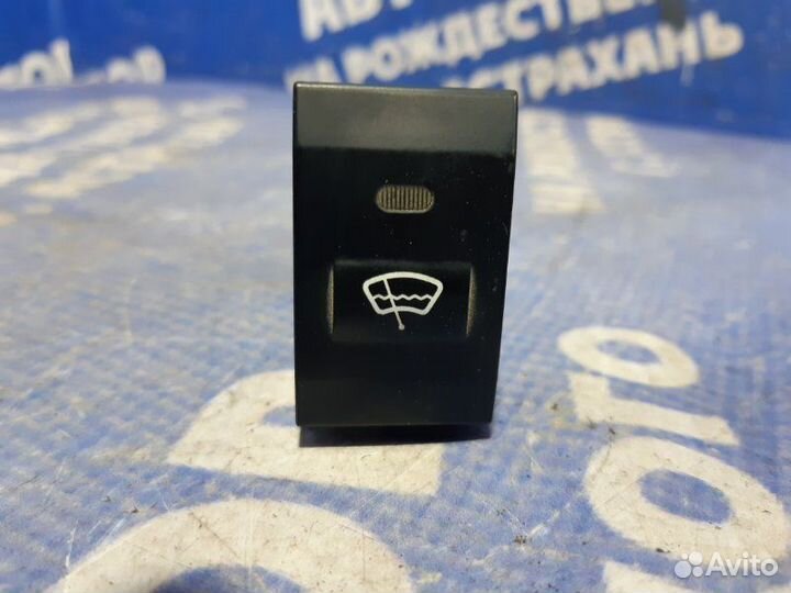 Кнопка обогрева переднего стекла Kia Sorento 1