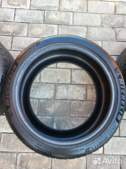 Michelin Pilot Sport 4 S 255/40 R20 и 285/35 R20 104Y