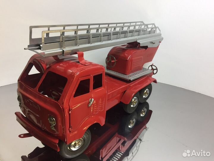 Пожарная машина сим СССР. Жестяной грузовик
