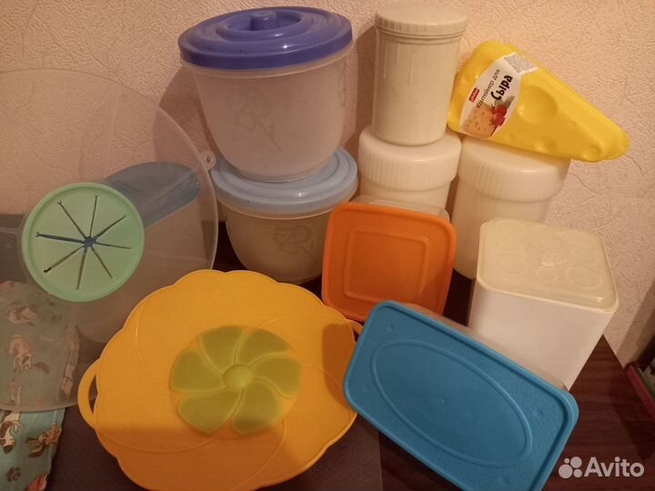 Контейнер 10 штук и 2 крышки + кувшин