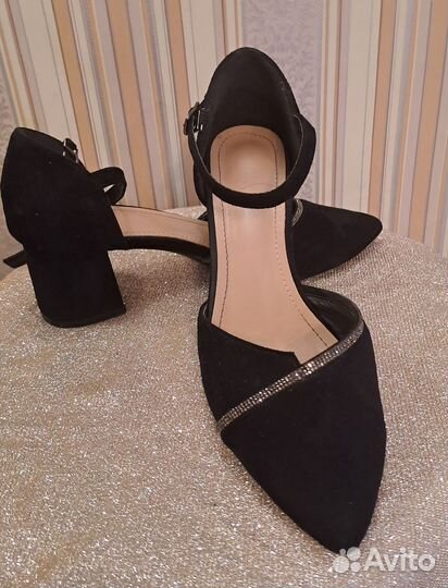 Босоножки 39р