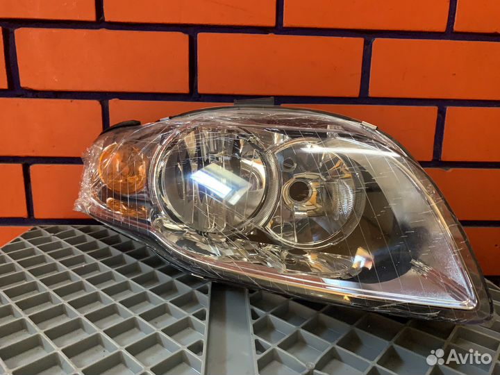 Фары передние Audi A4