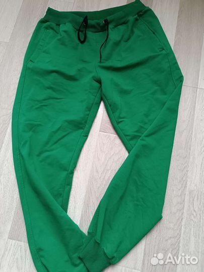 Спортивный костюм женский