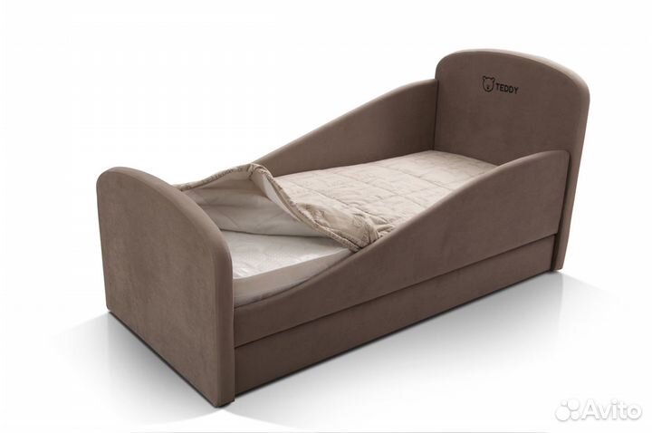 Детская кровать с бортиками