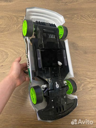 Машина на радиоуправлении для дрифта