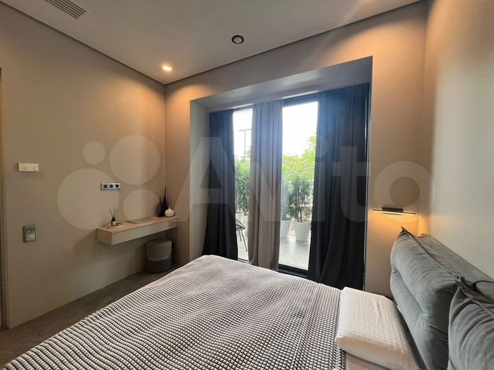 3-к. апартаменты, 90 м², 1/26 эт.