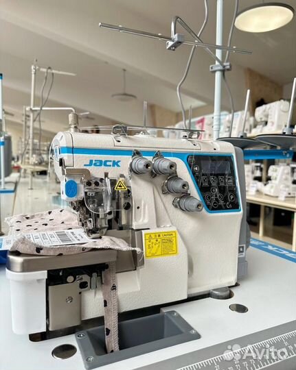Оверлок Jack C6-4-M03 автомат с адаптацией тканей