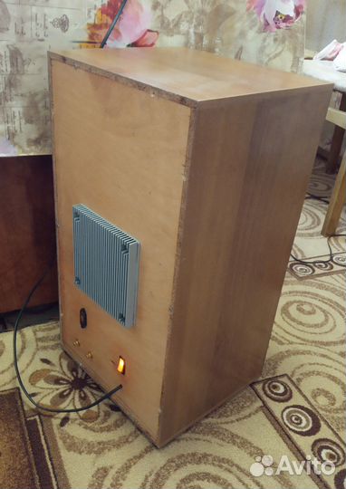 Активная напольная акустика