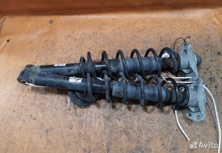 Стойки амортизаторов задние Volkswagen golf mk5