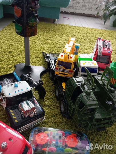 Машинки на пульте управления