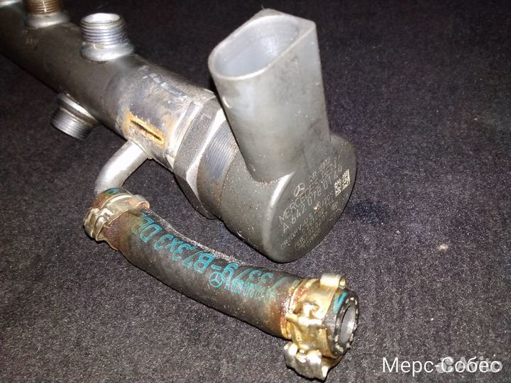 Топливная рампа Mercedes OM629 420CDI левая