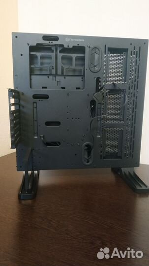 Корпус Thermaltake Core P3