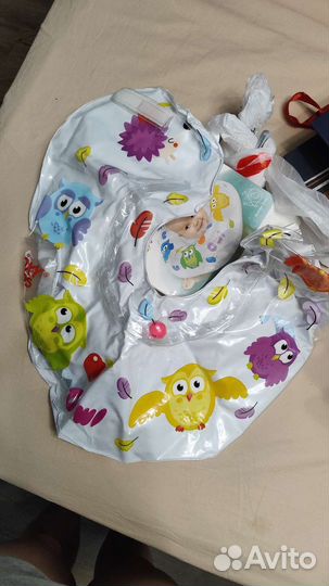 Ванночка для купания и надувной круг для купания