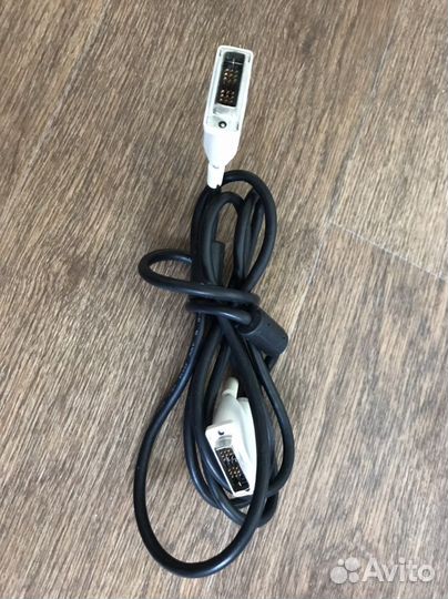 Кабель для компьютера DVI