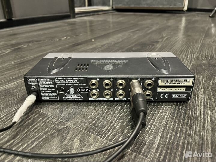 Усилитель для наушников Behringer Miniamp AMP800