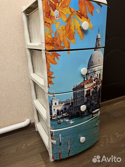 Комод пластиковый с ящиками