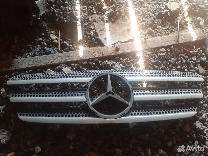 Решетка радиатора Mercedes-Benz W163