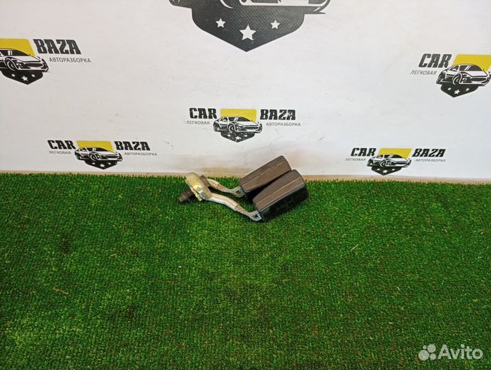 Замок ремня безопасности Volkswagen Passat