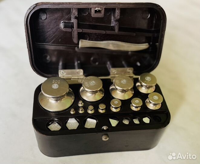 Набор разновесов в футляре