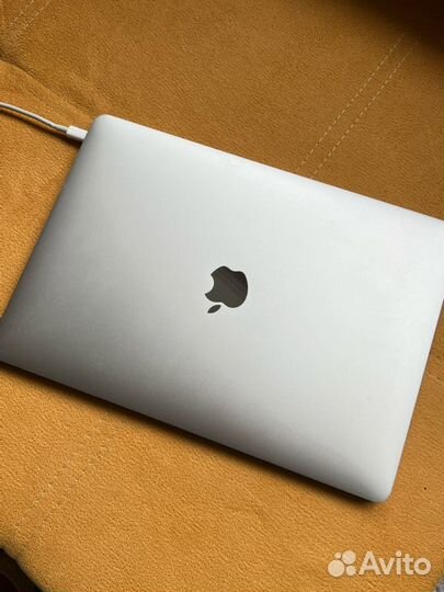 Macbook pro 2017 13'', 256gb, i5