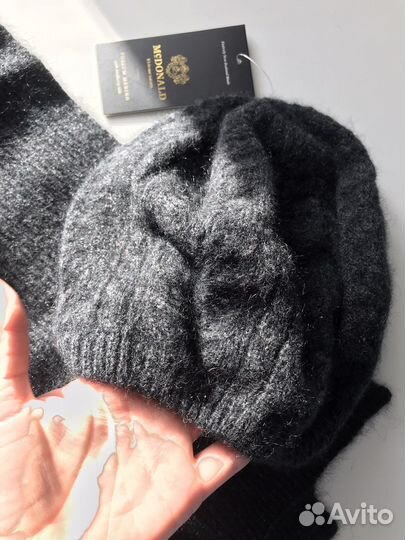 Комплект берет и шарф из шерсти мериноса