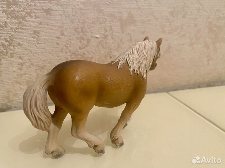 Фигурки лошадей Schleich