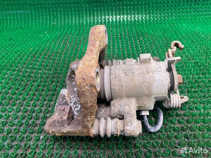 Суппорт задний левый Volkswagen Golf Plus 5 caxa