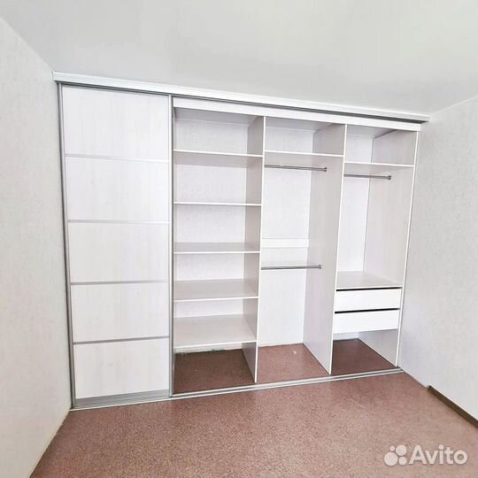 Современный шкаф купе