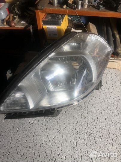 Фары Ниссан и Фольксваген