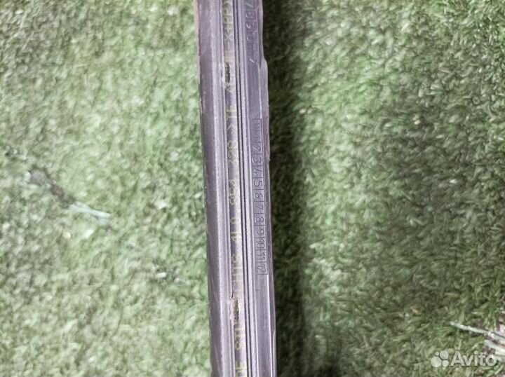 Молдинг лобового стекла Audi Q7 2005