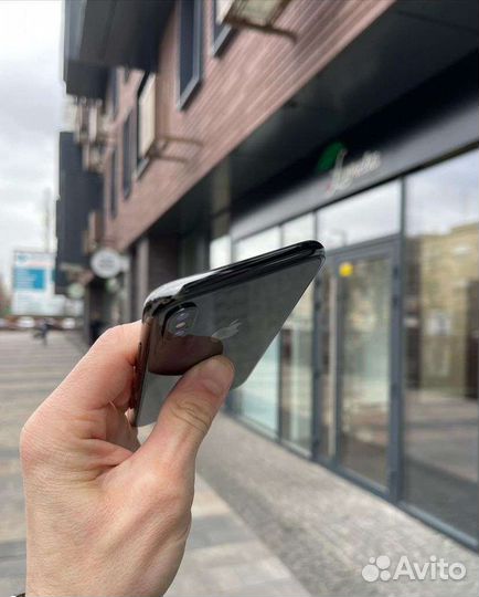 iPhone X, 256 ГБ