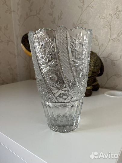 Хрустальная ваза