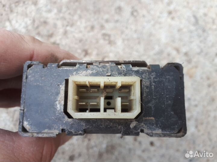 Блок управления подвеской Mitsubishi Pajero 2