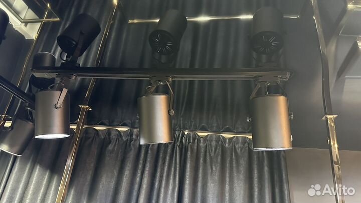 Светильник потолочный на рейлинге